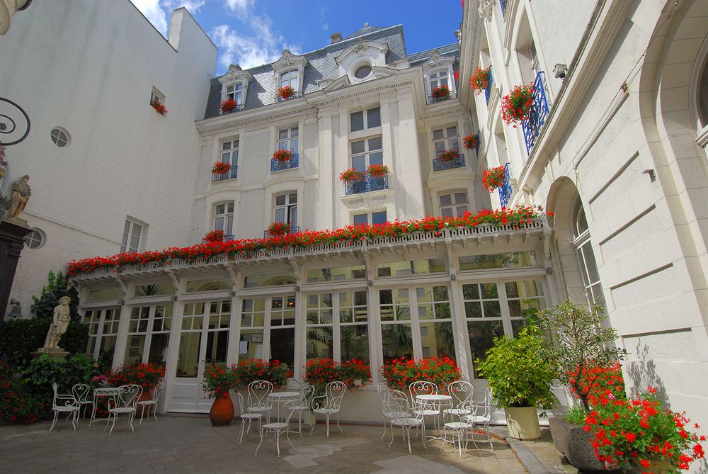 Hotel De France et Chateaubriand image 1